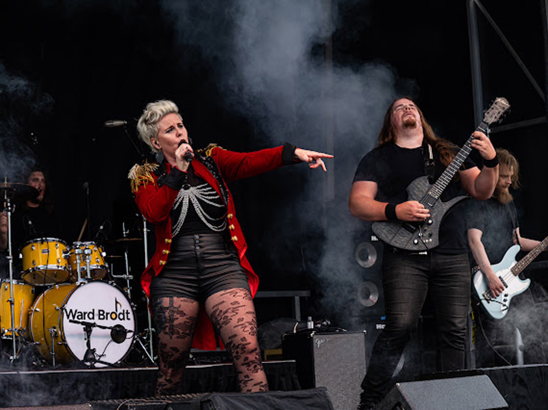Morningstar Band performing with Amber Swenor singing